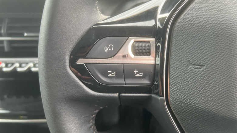 Peugeot 208 1.2 PureTech 100 Allure Premium 5dr Petrol Hatchback